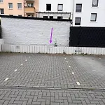 Modernes Apartment Mit Balkon Und Parkplatz Zentrum