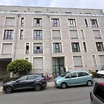 Modernes Apartment Mit Balkon Und Parkplatz Zentrum