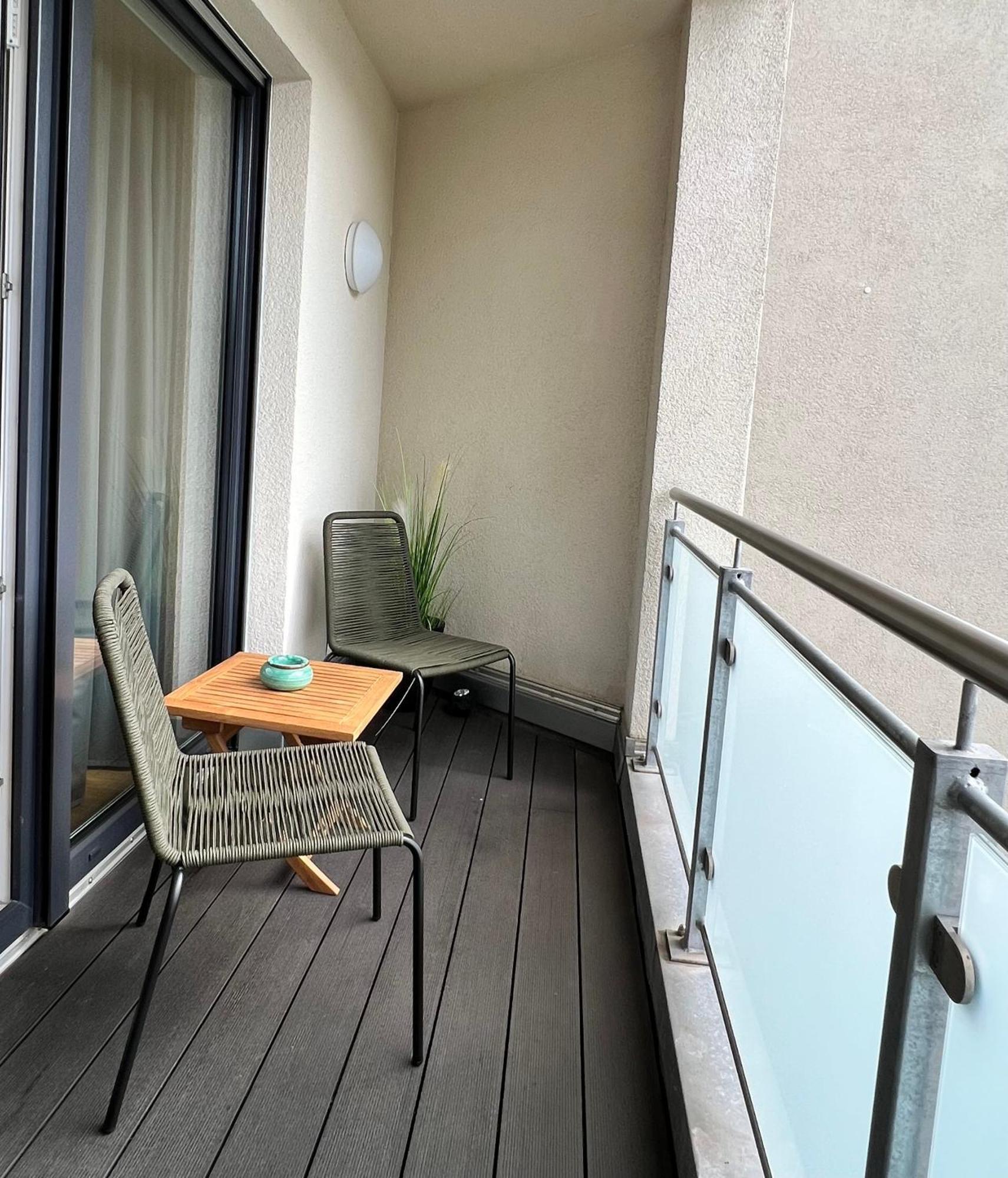 Modernes Mit Balkon Und Parkplatz Zentrum Apartment Hannover